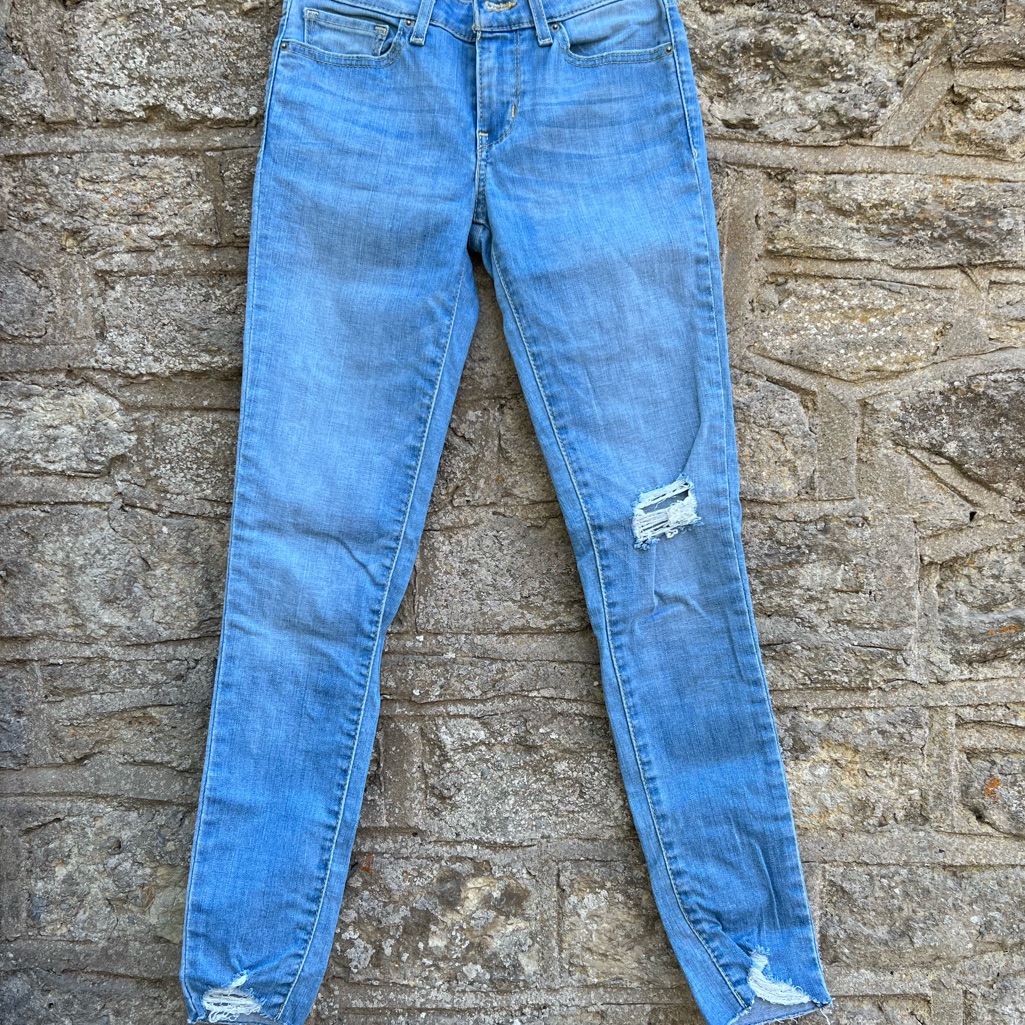 Levis 711 Jeans